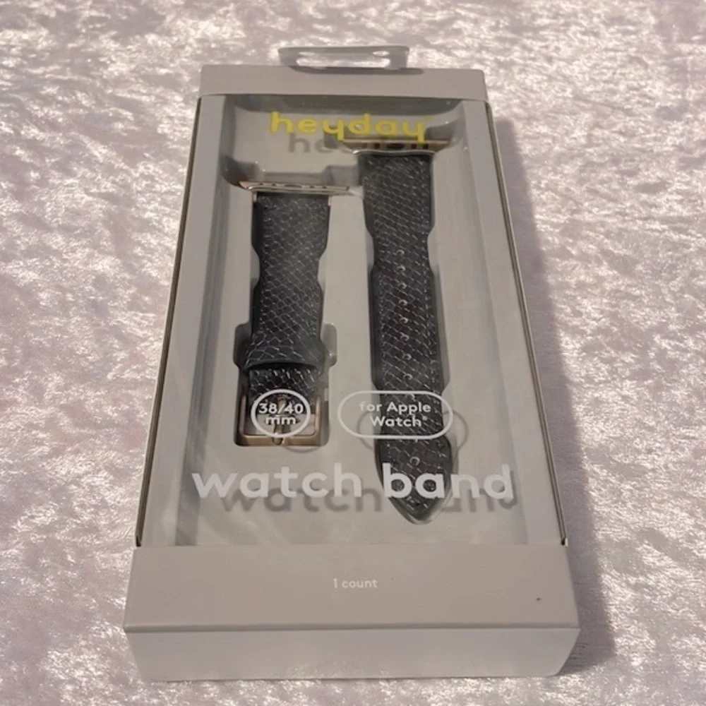 NWT HeyDay Green Snakeskin Print Apple Watch Band 38/40mm